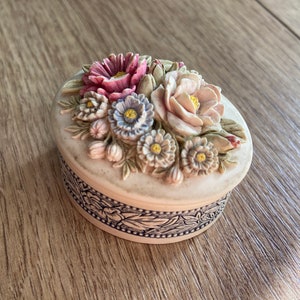 Preserved Gorgeous Vintage Handcast Trinket Pot