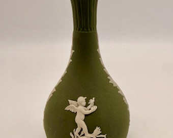 Vase vintage Wedgwood Jasperware bud vert sauge