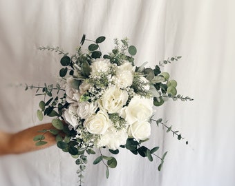 Faux bridal bouquet with white flowers and eucalyptus, bridesmaid bouquet, white fake bouquet, white and green bouquet, white boutonniere