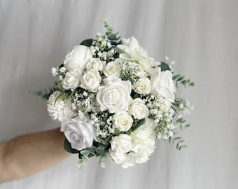 Faux bridal bouquet with white flowers, white bouquets, white bridal bouquet, white fake bouquet, white and green bouquet, white boutonniere