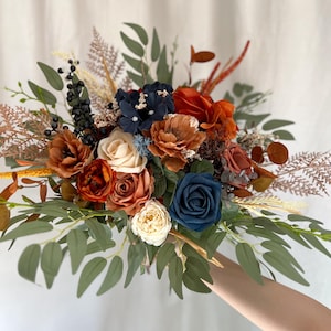 Wedding bouquet with navy blue and rust orange flowers, bridesmaids bouquets, rust orange bouquets, fake terracotta bouquet, Faux bouquet