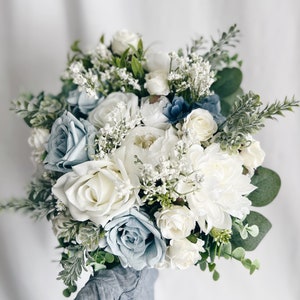 Künstlicher Brautstrauß mit weißen und blauen Blumen, blauer Strauß, Seidenhochzeitsstrauß, künstlicher Brautstrauß