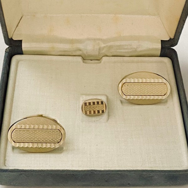SWANK Signed Vintage Tie Tack and  Cufflinks Set Gold Tone Original Jewelers Box
