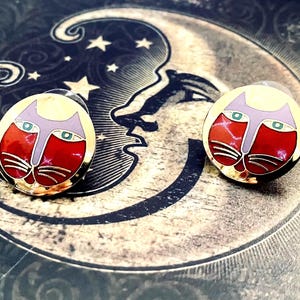 Laurel Burch Vintage’MOON CAT’ Stud Earrings Gold Plated Cloisonne Enameled Cat Jewelry c. 1980s Red and Lavender