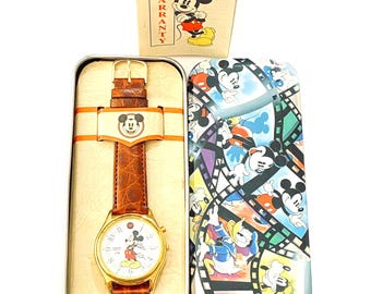 Lorus Musical Mickey Mouse Watch, Two Tunes, Moving Baton  display picture 1