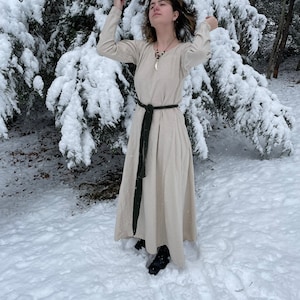 Seiðkona - Traditional Norse Dress