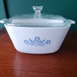 Corning Ware Blue Cornflower casserole - 56 oz P-1 3/4 -B Made in Canada