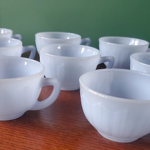 Pyrex Blue Delphite Blue Tea Cups - set of 8 I 1950’s Pyrex Pie Crust Edge Matching Tea Cups I Blue Delphite