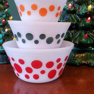 Bund Glas Ovenware Polka Dot Schalen - Set mit 3 verschachtelten Schalen