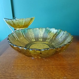 Amber Glass Chip and Dip Bowl - Mid Century Serving Bowl - Anchor Hocking Country Garden