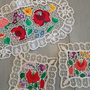 Handmade vintage cutwork doilies - Hand embroidered
