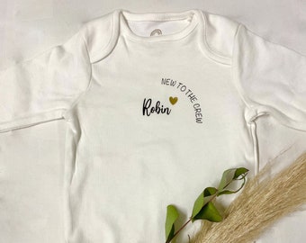 Babybody personalisiert „new to the crew“ Herz & Name, Geschenk zur Geburt