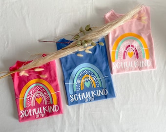 Schulkind Shirt Regenbogen mit Name