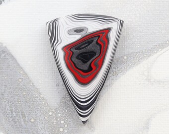 Fordite Cabochon, Triangular Arrow Shaped, Jewelry Grade Cured Car Paint, Detroit Agate. For jewelry making, pendant, collector.  F162