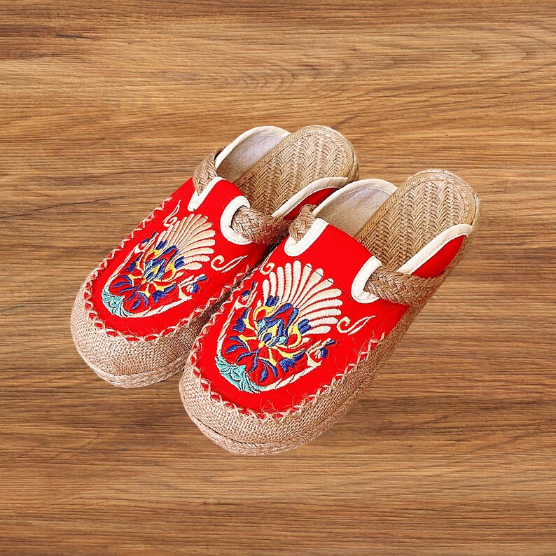 Red women’s embroidered espadrille mules, backless canvas slip on shoes, suitable for wide toe, comfortable and breathable.
