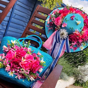 Blauer Blumen Strohhut und Tasche Set - Faltbarer Strandhut und Korb, perfektes Geschenk für Braut- und Hochzeitsaccessoires