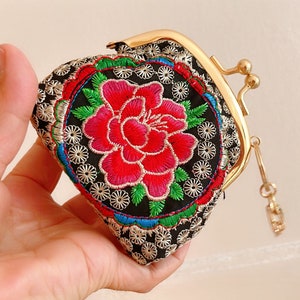 Porta-moedas bordado fofo - Carteira com chaveiro floral - Preto e vermelho - Presente de aniversário