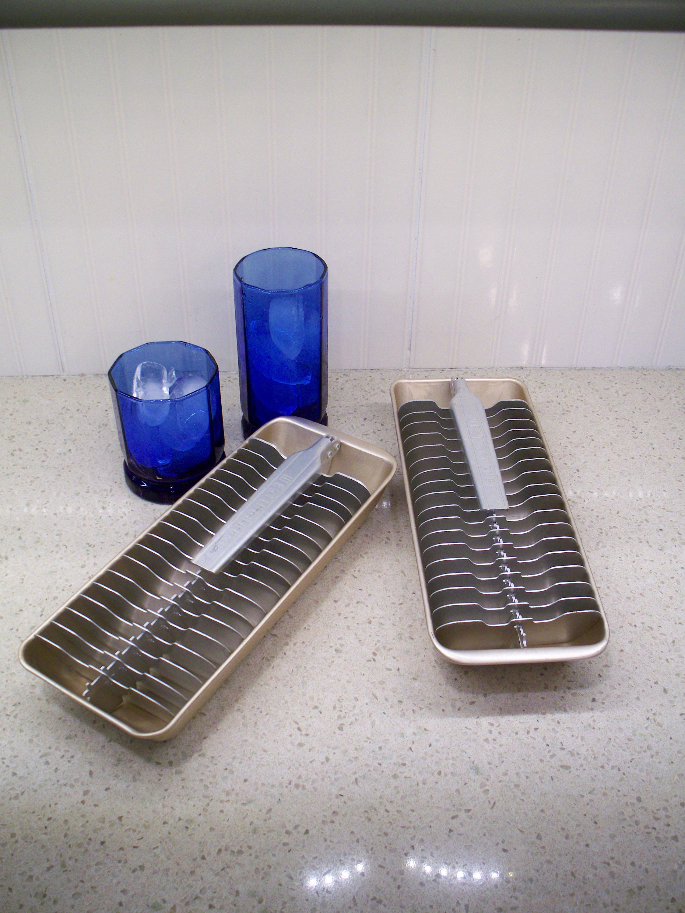 Vintage CHOICE of Aluminum Ice Cube Tray/lever Hotpoint, Lever Release ,  1950s Freezer, Retro Kitchen Decor, Mid Century,mad Men Barware 