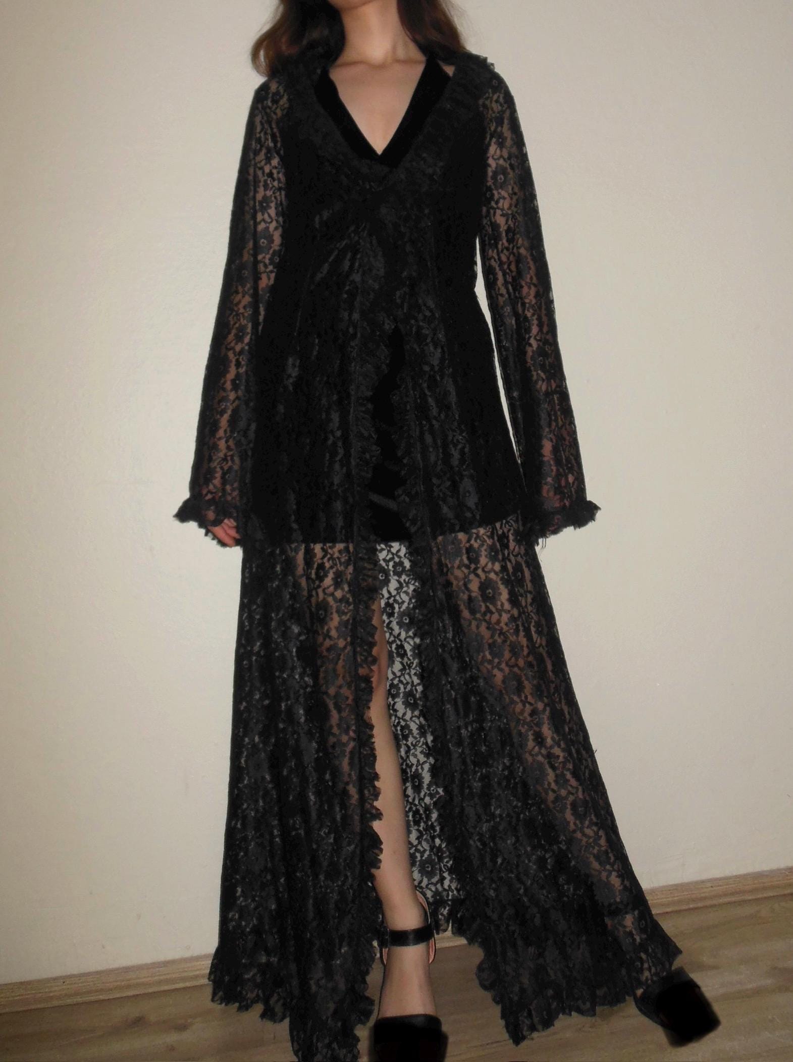 black lace vampire dress Gothic Victorian Style Lace Long-Sleeve Corset with a Black Lolita Style Style Tutu Skirt * Halloween Vampire And Witch Costumes * Party Outfit. Suitable for Carnivals, Elegant Parties, Cosplay
