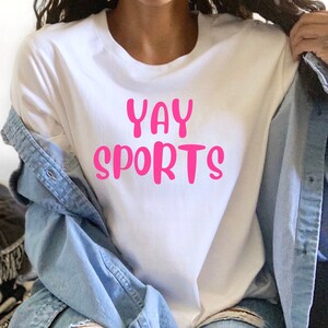 イェーイ スポーツ シャツ、皮肉なスポーツ シャツ、面白いスポーツ シャツ、面白いスポーツ ファン T シャツ、チーム スポーツ イェーイを応援