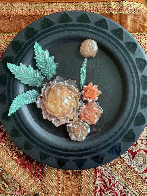 Resin Flower Decorative Plate, Housewarming Resin Art Home Decor, Floral Wall Hanging Plate, Primrose Home Decor, Gift for Mom wife sis