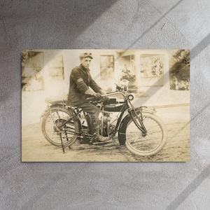Vintage Motorcycle Metal Print – High-End Glossy Photo Wall Art – Ready to Hang