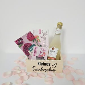 Geschenkkörbchen/Kleines Geschenk/Holz Geschenkkorb/Kleine Auszeit/Holzkorb/Kleines Dankeschön/ Wellness/Präsentkorb/Wellness Frauen image 1