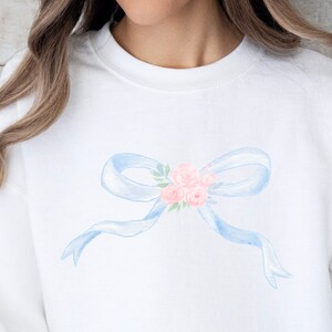 Blue Bow with Flowers Sweatshirt Coquette Baby Tee Valentine Shirt Y2K, Coquette Aesthetic Trendy Preppy Baby Tee Soft Girl Retro Hoodie