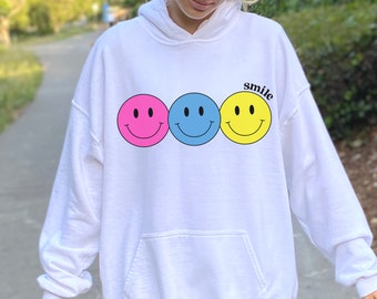 Colorful Smiley Face Sweatshirt Trendy Hoodie Cozy Aesthetic Crewneck Smiley Face Shirt Sweater College  Gift for Teen Good Vibes Crop Top