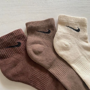 coloured nike ankle socks