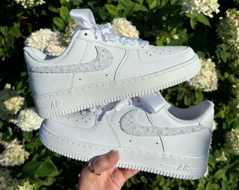Nike Air Force 1 Low personalizadas para novias o bodas con perlas