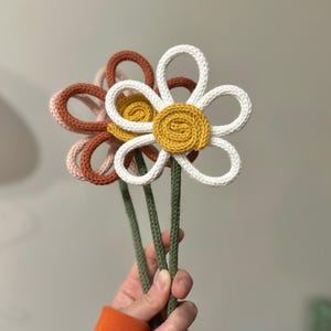 Flower Wall Hanging-Knitted Wire Daisy-Spring Floral Decor-Child’s room, nursery, kid’s room decor