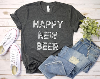 Camicia di Capodanno, T-shirt divertente di Felice Anno Nuovo, Regalo per gli amanti della birra, Camicia di Capodanno 2024, Camicia divertente per le vacanze per uomo, Idea regalo di Natale per la birra
