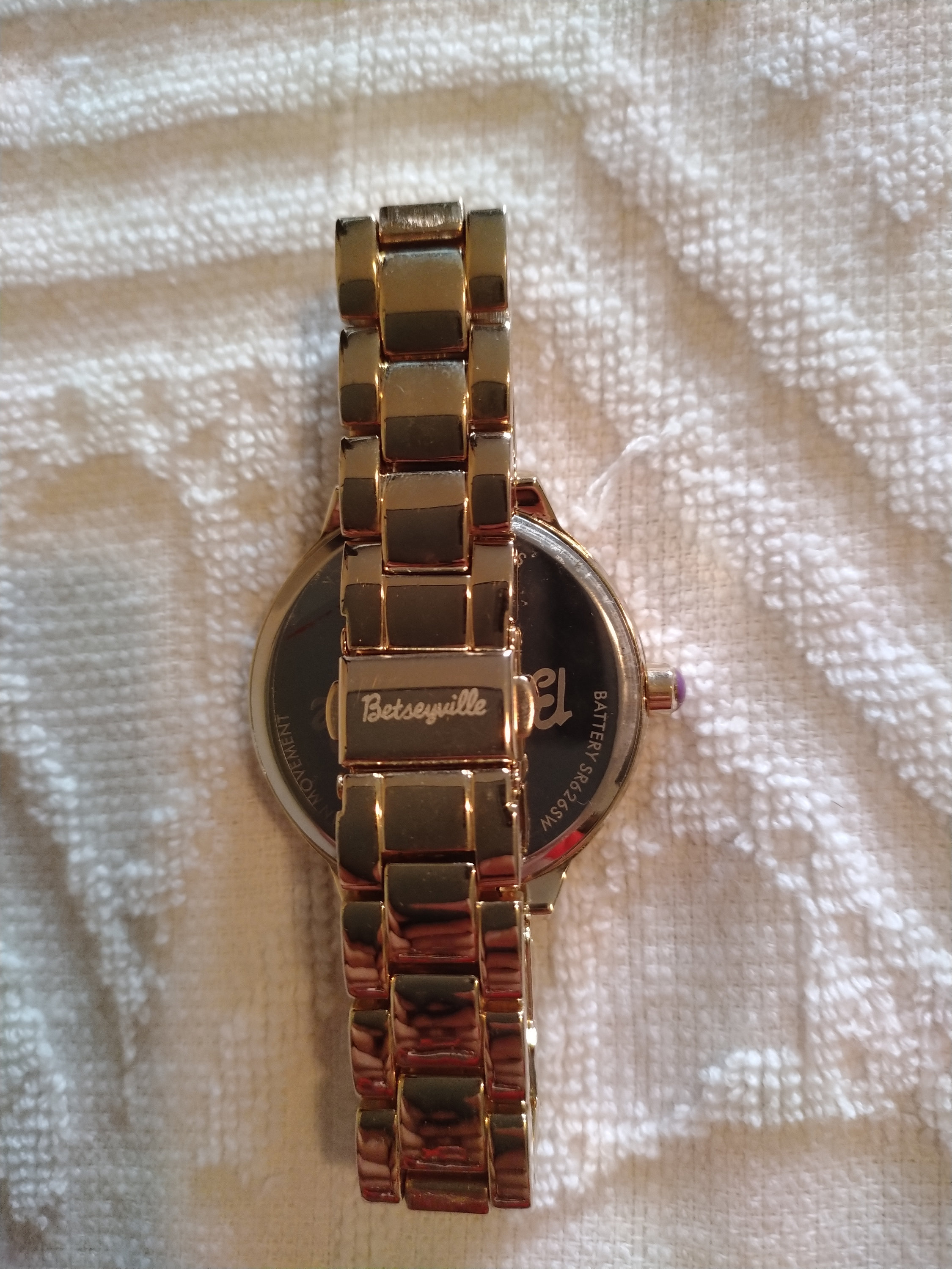 Betsey Johnson Betseyville 40mm Women display picture 1