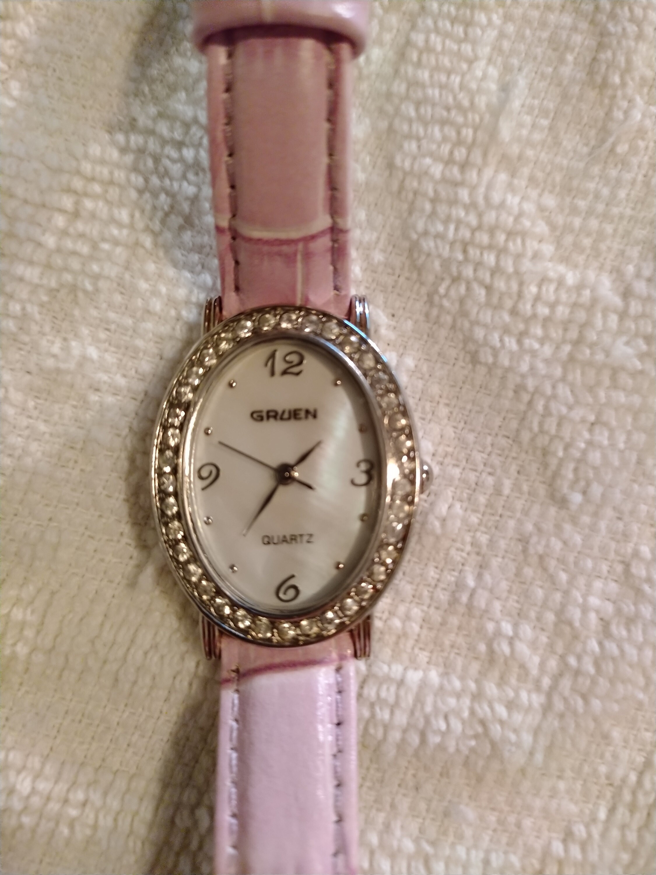 GruenQuartz Japan movement cz. Ladies small about  7’ inches Watch with bracelet Gruen Watch Japan - Etsy main image 4