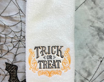 Toalha de mão de Halloween, Toalha de mão "Boo", Toalha de Halloween bordada, Decoração de banheiro de Halloween, Decoração de "doces ou travessuras", Decoração de banheiro assustadora nº 3