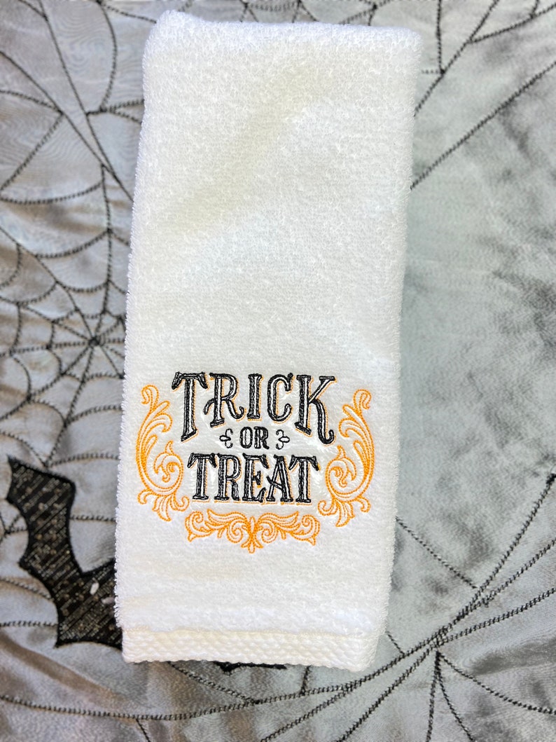 MommyCatEmbroidery Hand Towel