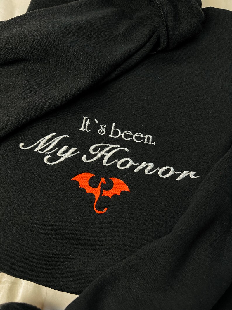 It's been my honor Liam Fourth Wing Sweater, Liam Sweatshirt, Fourth Wing Embroidered Sweater, Dragon Rider, Basgiath War College,Liam Mairi