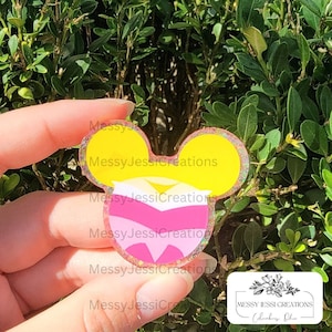Temática de princesa / Rosa / Bella / Cenicienta / Bestia / Auroa / Carretes de insignia hechos a mano personalizados / Llaveros / Imanes / Titulares de insignias