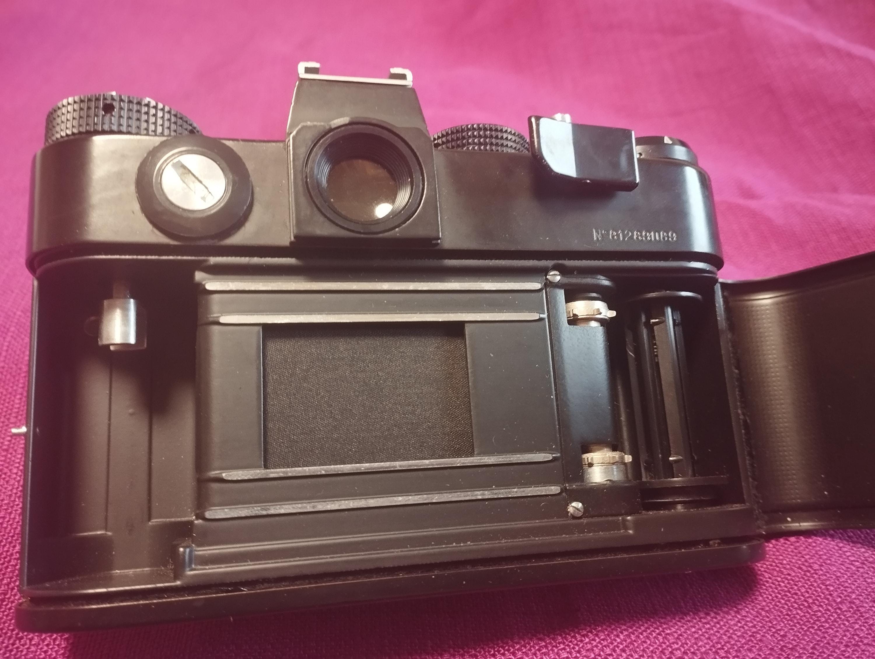 Appareil photo argentique Zenit TTL (testé et fonctionnel) + 4