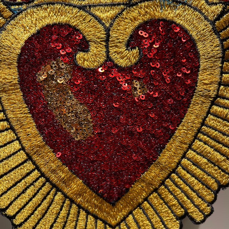 Grand écusson sacré-coeur paillettes rouges à coudre image 7