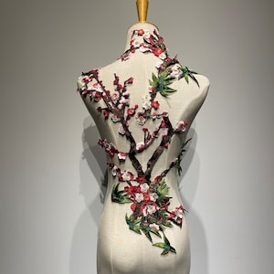 大きな刺繍の梅の花のパッチ - 職人による花のアップリケ