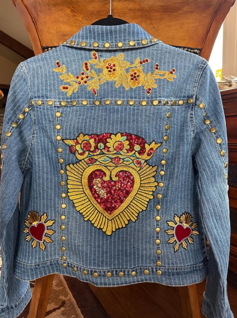 Großer Sacred Heart Patch rote Pailletten Aufnäher Barock Gold Stickerei für Vintage Kleidung oder Jacken Applikation Dekoration Bild 6