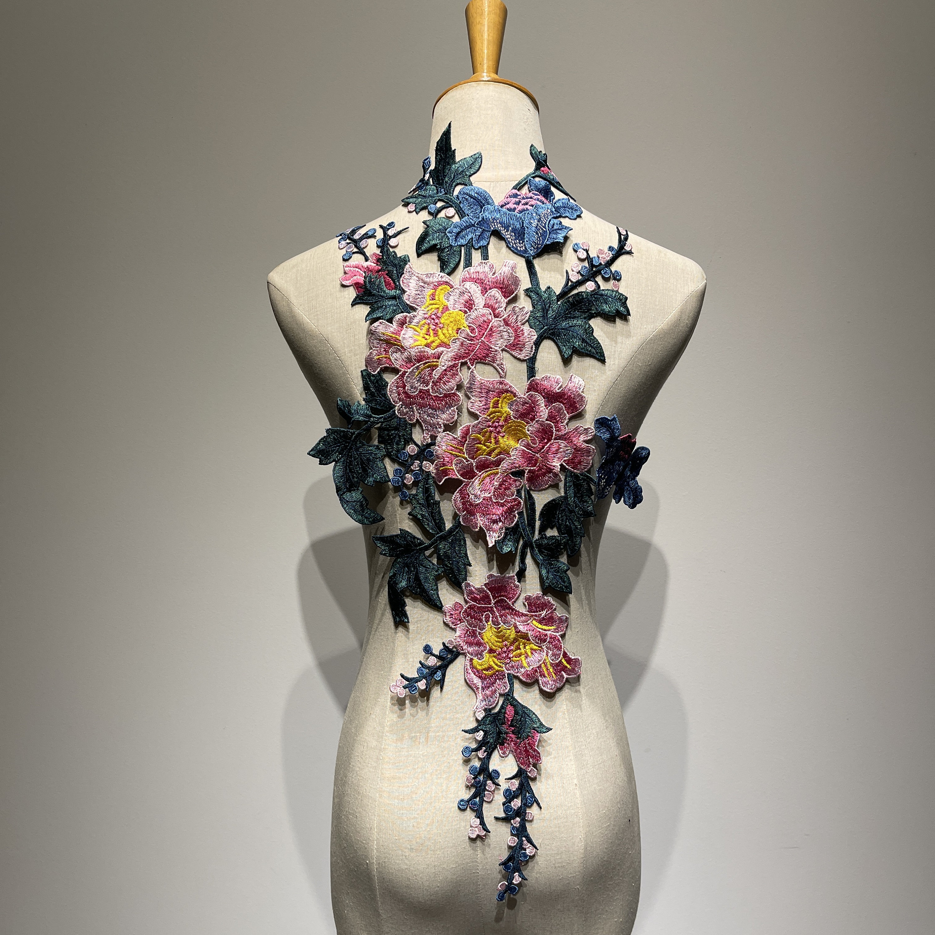 UND FLOWER RAISED EMBROIDERY TOP ブラック Hibiscus Hawaii Summer Flower 3D Three-dimensional