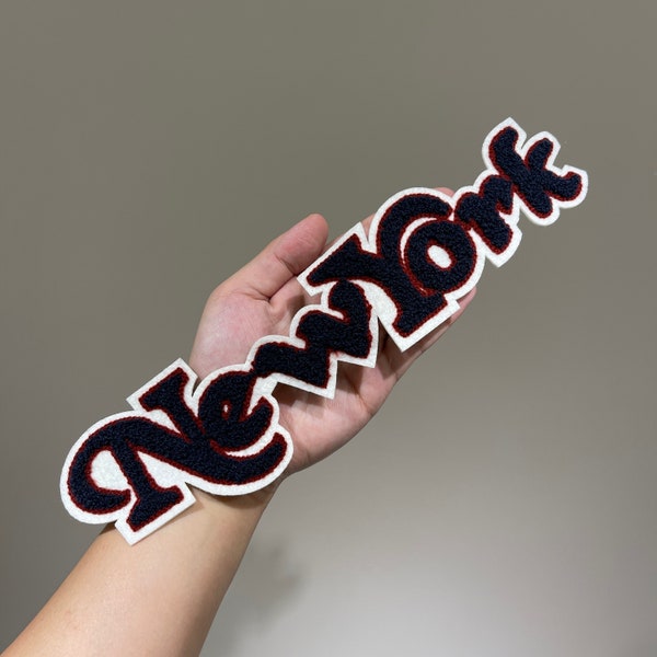 Grand patch New York en chenille appliqué au dos de la veste