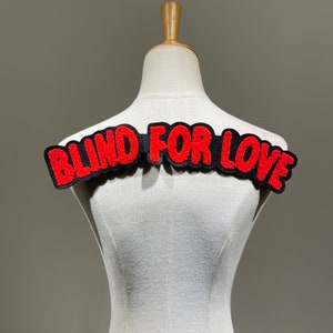 Chenille Blind For Love Toppe da cucire per la schiena dei vestiti o per felpe con cappuccio e cappotti Applique rossa per decorazioni natalizie