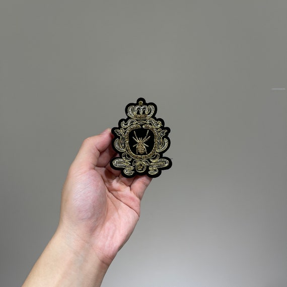 Small Handmade Gold Thread Spider Badge Rhinestone sew on patches embroidered Sequins patch Applique