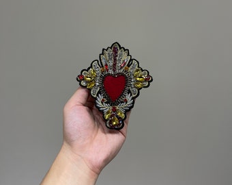 Toppa vintage con cuore sacro, cristalli barocchi fatti a mano e perline cucite su toppe, applique con strass per la decorazione dei vestiti