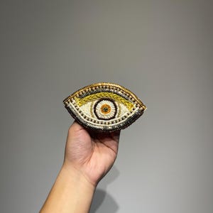Parche de ojo malvado con cuentas blancas y encaje dorado: aplique de pedrería de estilo retro hecho a mano