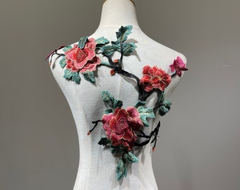 Parche para coser con flores bordadas en 3D de inspiración vintage, una delicia floral para proyectos de bricolaje o apliques para chaquetas vaqueras.
